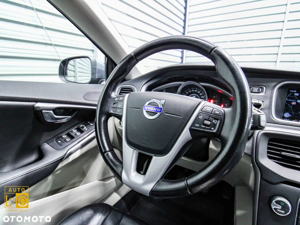 Volvo V40 D2 Summum - 25