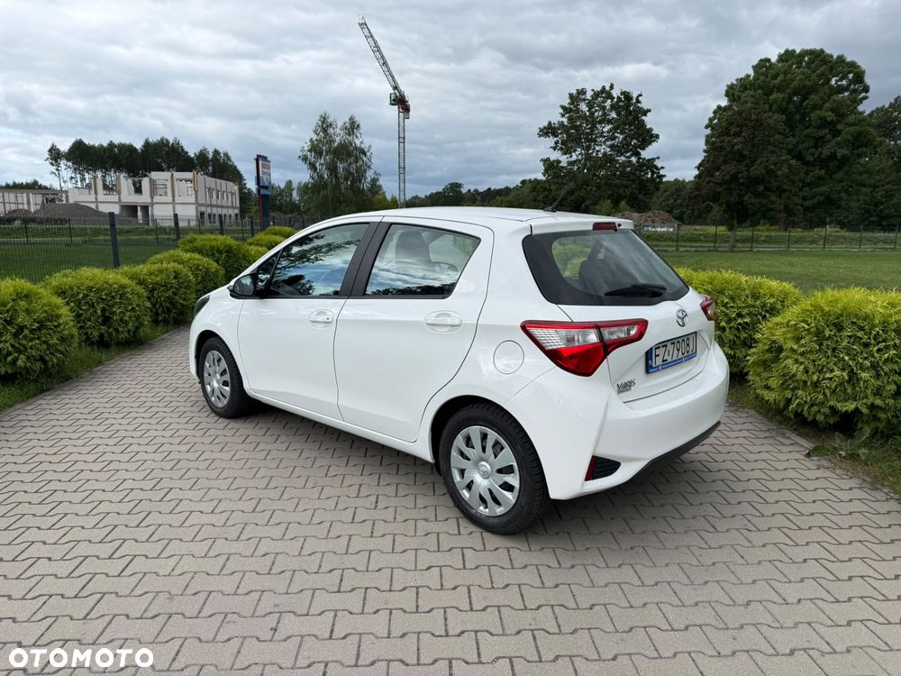 Toyota Yaris 1.0 Active EU6 - 10
