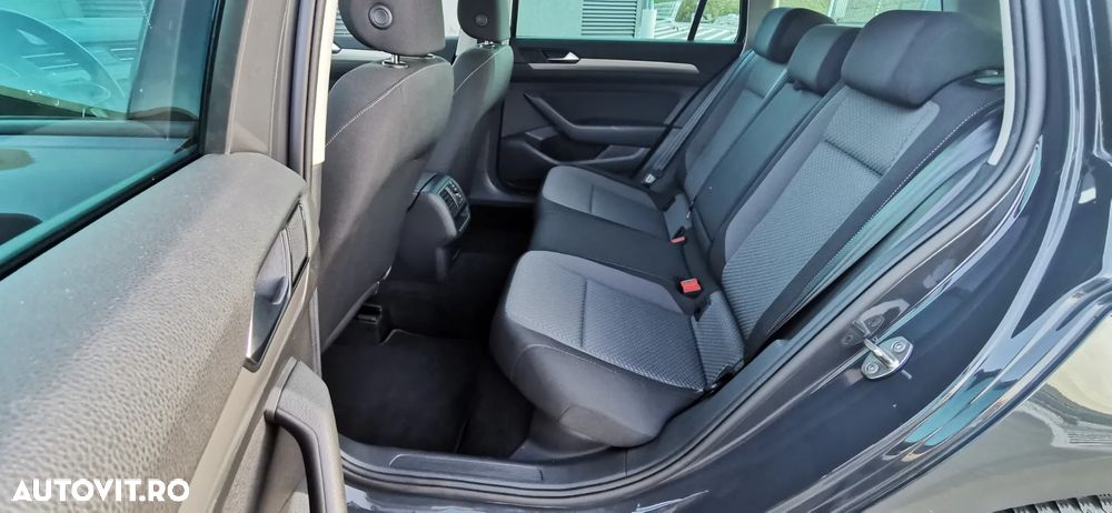 Volkswagen Passat Variant 2.0 TDI SCR DSG Business - 14