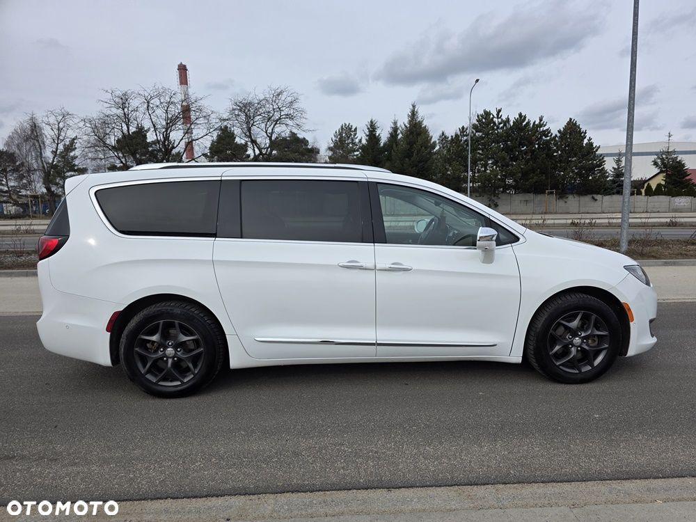 Chrysler Pacifica - 6