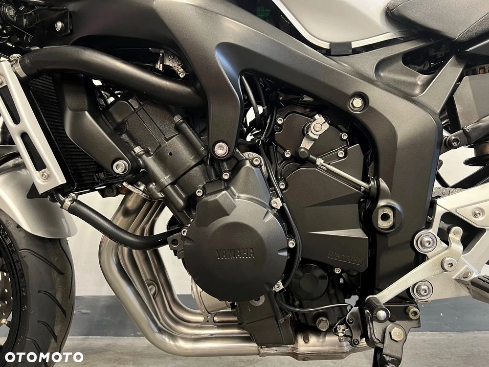 Yamaha FZ6 - 11