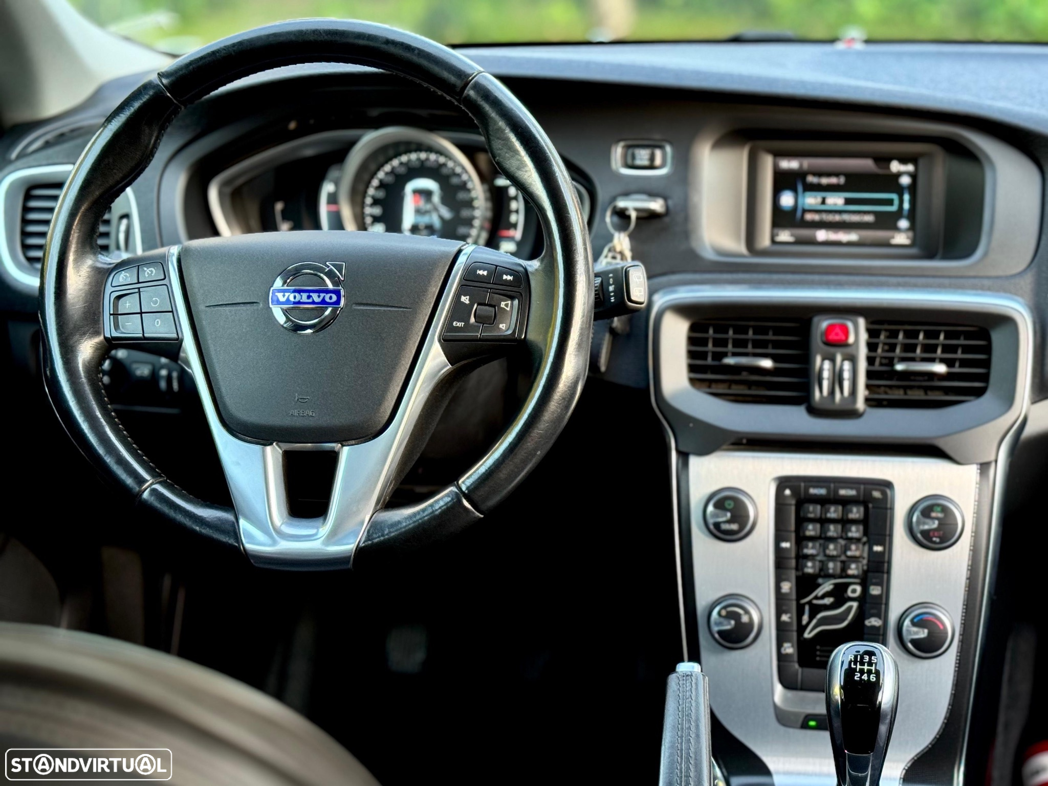 Volvo V40 1.6 D2 R-Design Momentum - 25