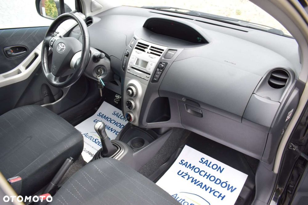 Toyota Yaris - 24