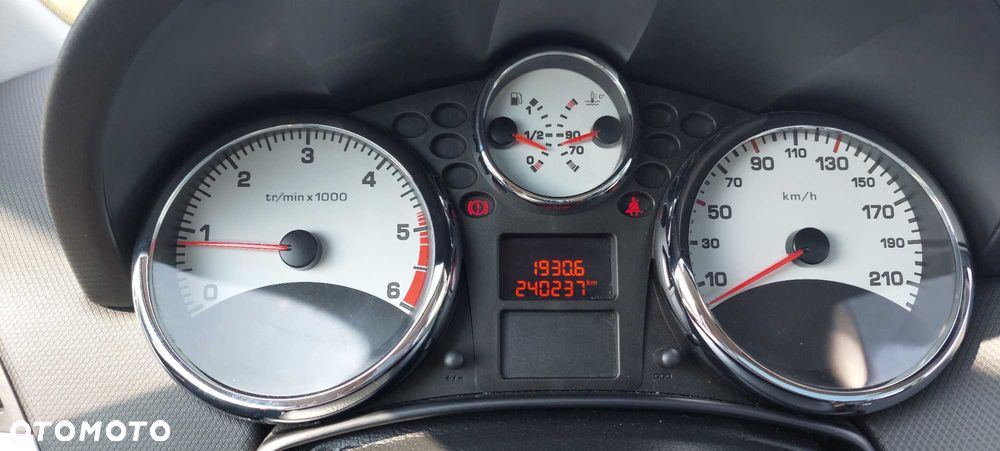 Peugeot 207 - 8