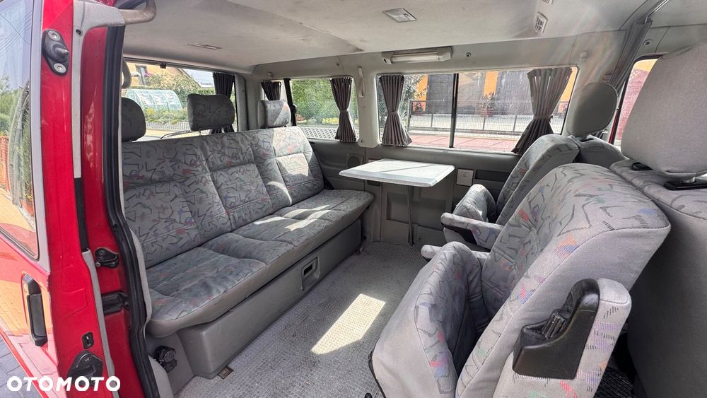 Volkswagen Multivan - 15