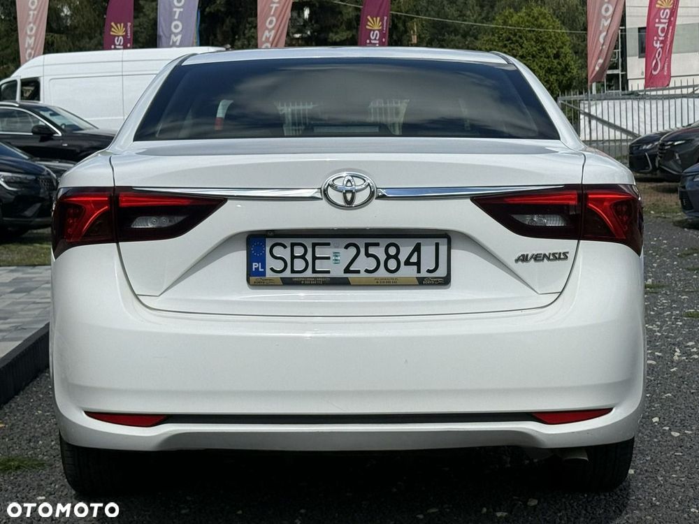 Toyota Avensis - 8