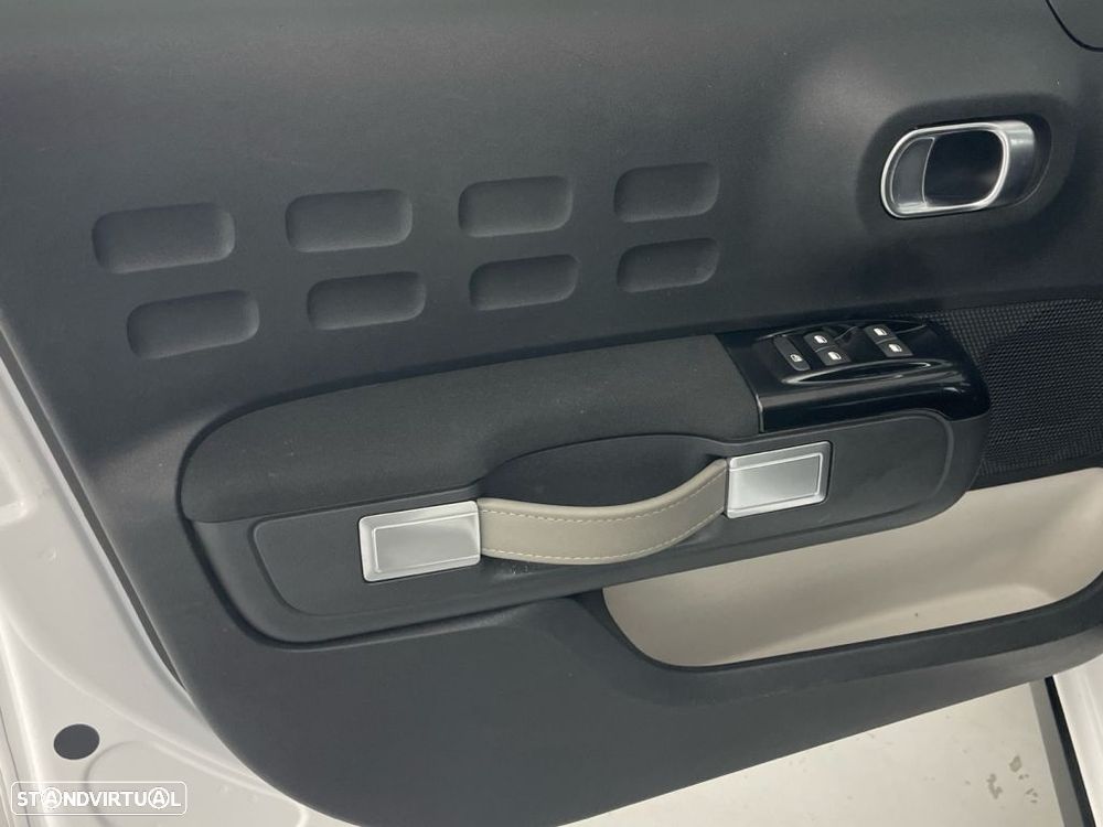 Citroën C3 1.2 PureTech Shine - 17