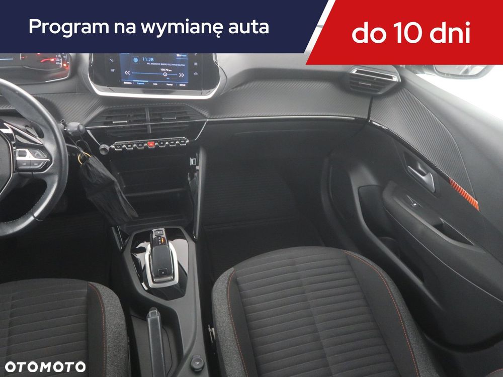 Peugeot 208 - 10
