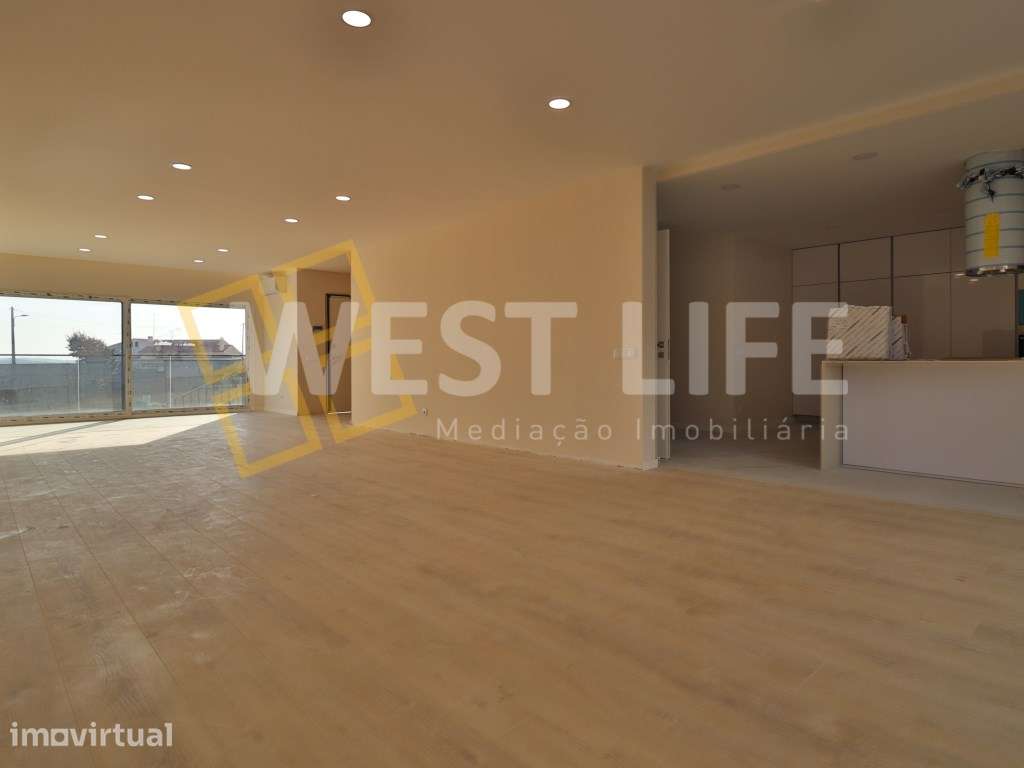 Moradia T5 com piscina e jardim de arquitetura moderna NOVA - 5 min... - Grande imagem: 3/46