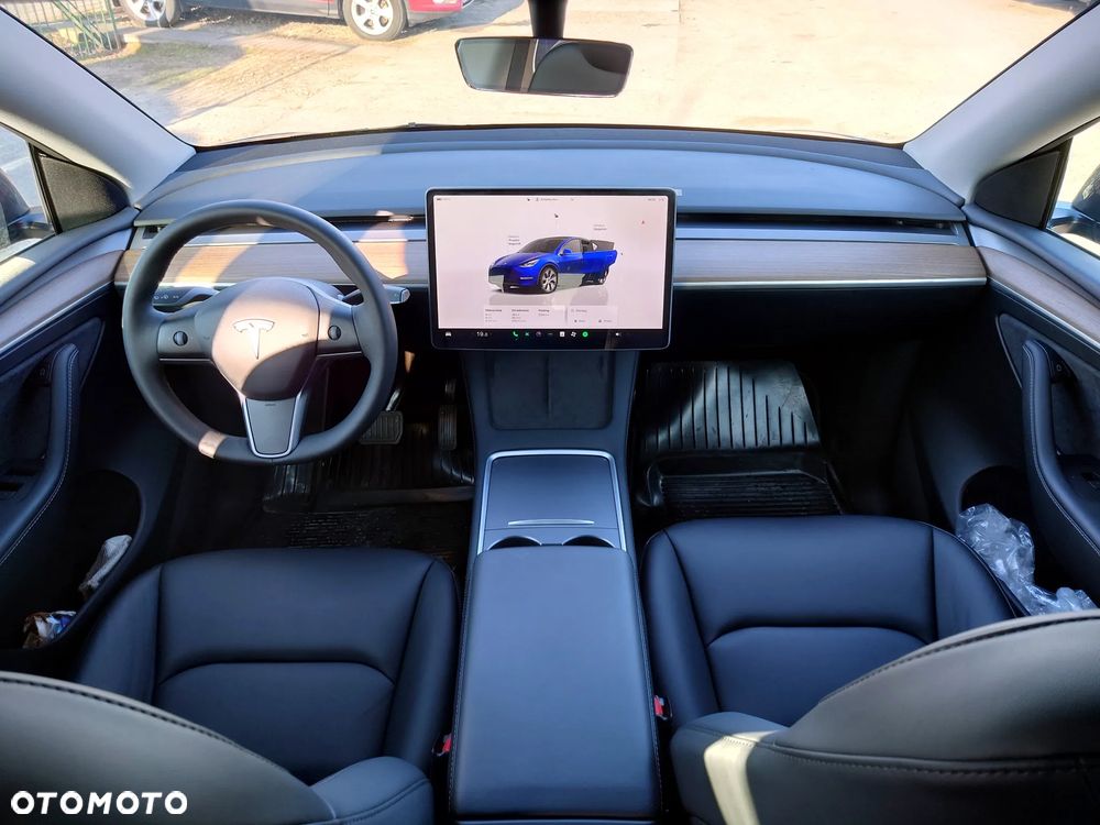 Tesla Model Y Long Range Dual Motor AWD - 8