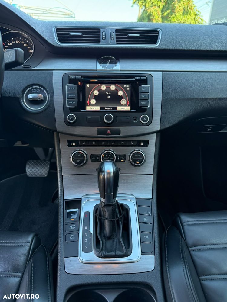 Volkswagen Passat 2.0 TDI Blue TDI DSG Comfortline - 12