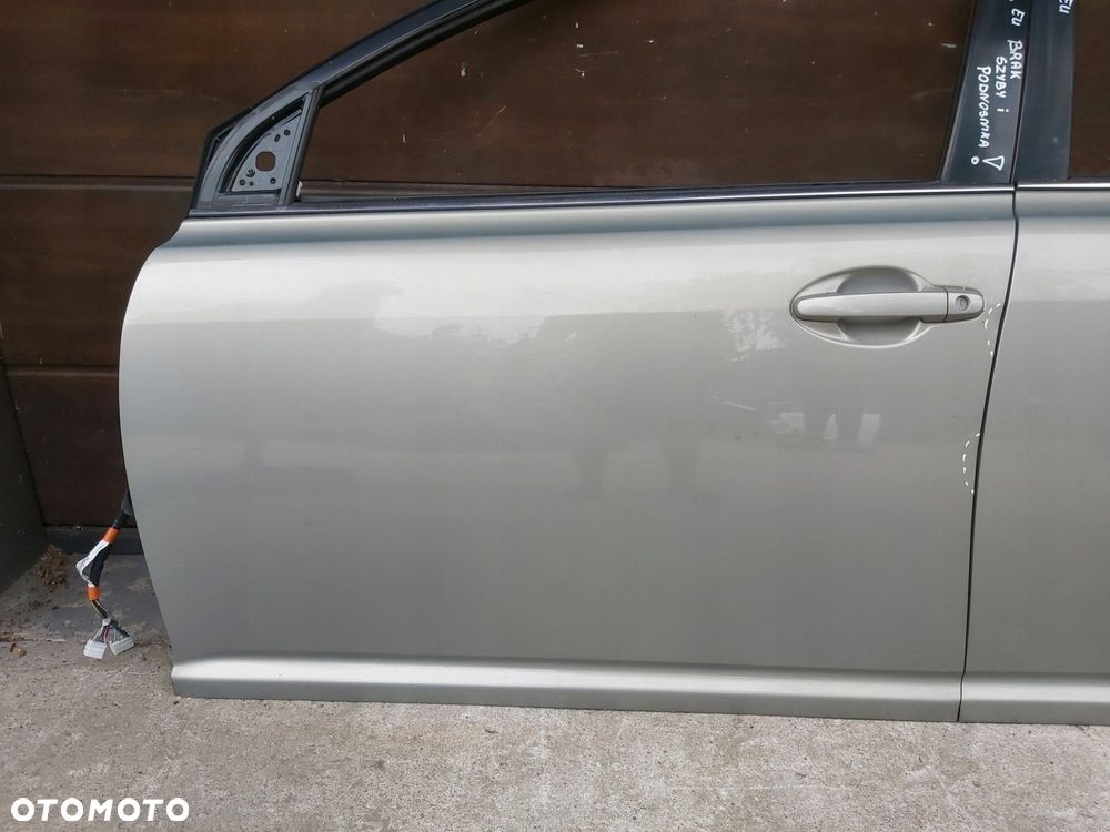 TOYOTA Avensis T25 03-08 r drzwi lewy przód lewe przednie 6T1 - 1