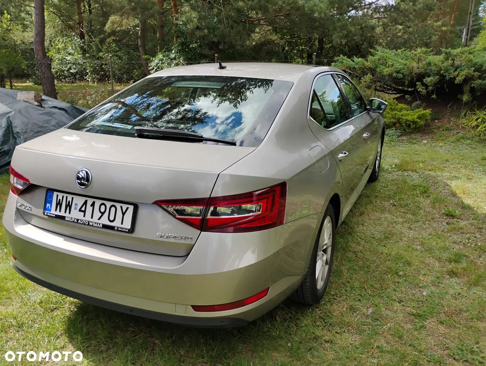 Skoda Superb 2.0 TDI Ambition - 4