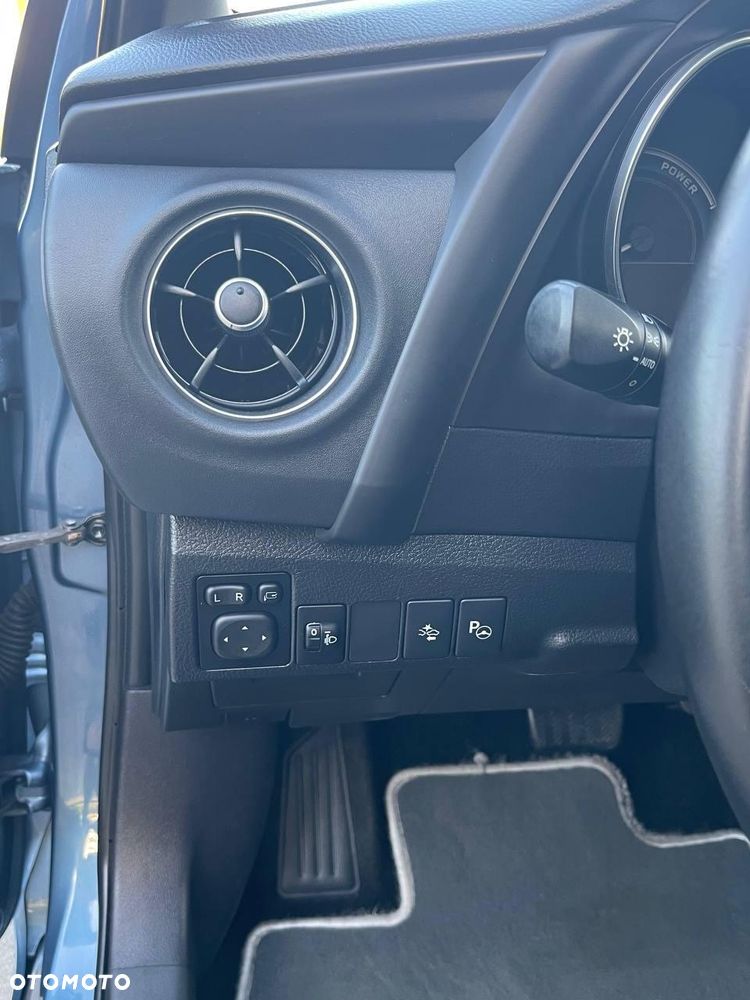 Toyota Auris Hybrid 135 Premium - 29