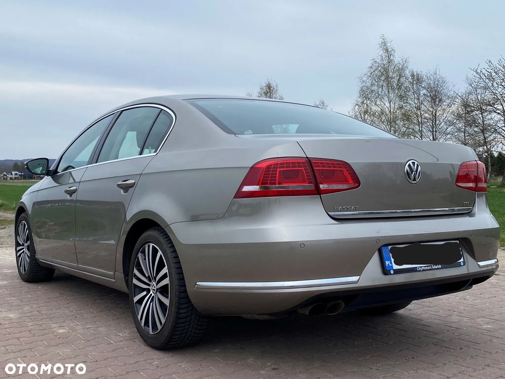 Volkswagen Passat - 2