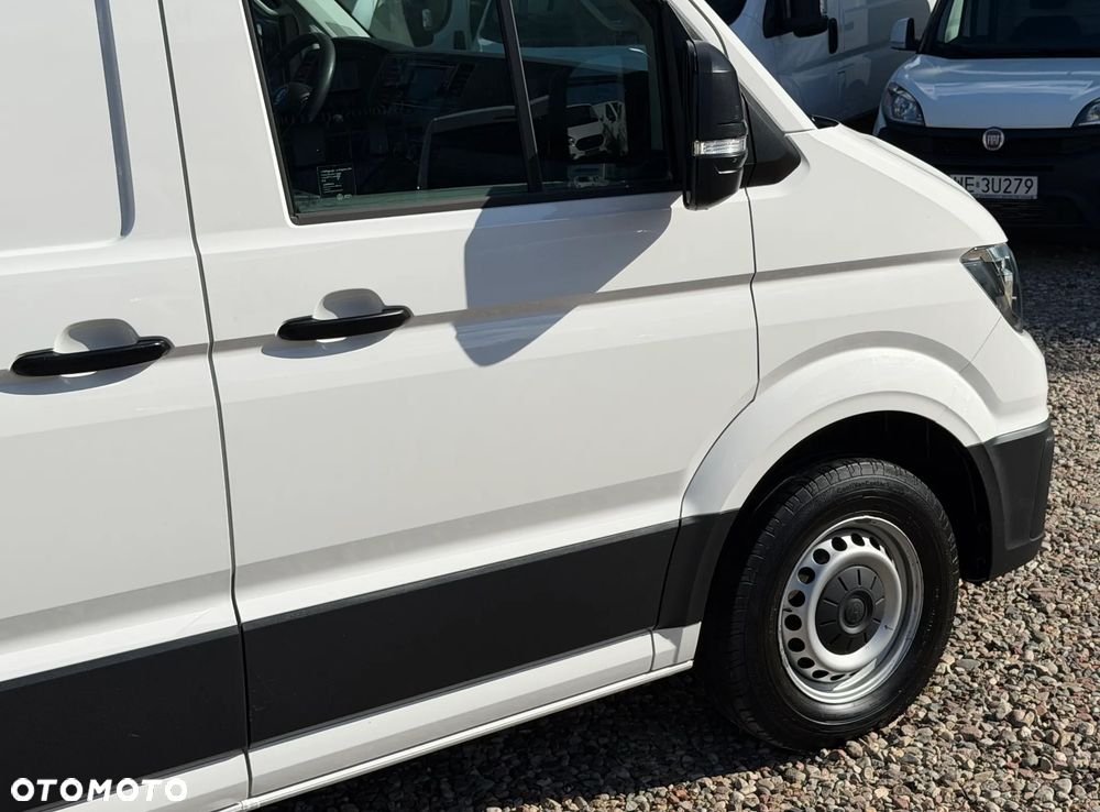 Volkswagen CRAFTER VAN VAT-1 z ZABUDOWĄ SERWISOWĄ WARSZTAT StoreVAN Półki, Szuflady, Kuwety na drobne przedmioty, Masaż fotela kierowcy, Fotel pneumatyczny terapeutyczny pilot ergoActive, Podgrzewana szyba, Kierownica wielofunkcyjna, Tempomat, Ogr. prędkości, Minibar, Fabrycne parktroniki przód i tył, DMC:3500kg, Homologacja haka 3000kg! Duża ładowność 1315kg Model L2H1 Paka dł. 3450mm - 35