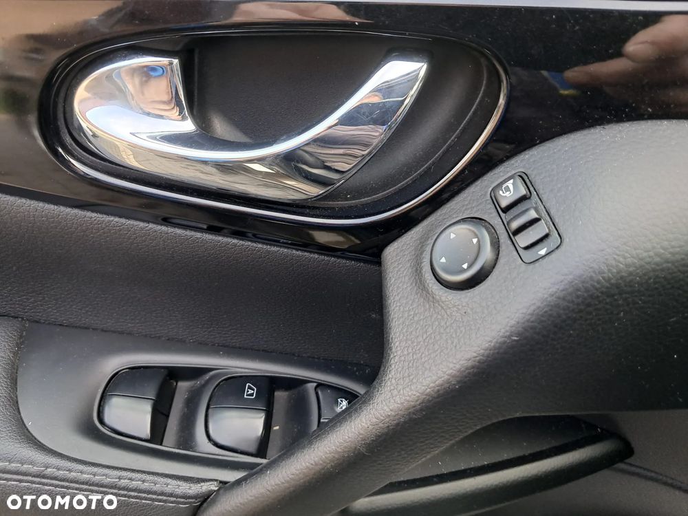 Nissan Qashqai 1.6 DCi TEKNA - 24