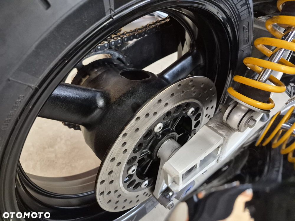 Yamaha XJR - 14
