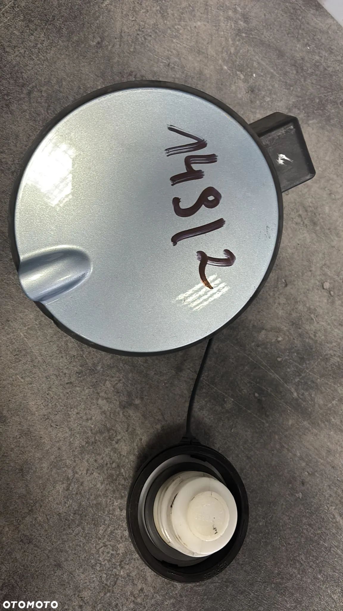 opel corsa  D klapka wlewu paliwa  (149/2) - 1