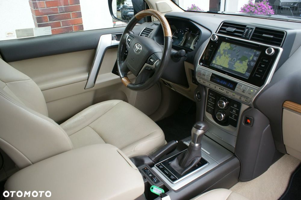 Toyota Land Cruiser - 12