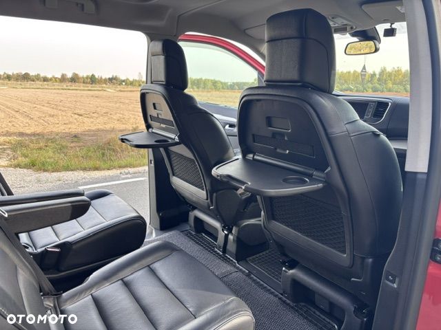 Peugeot Traveller - 13