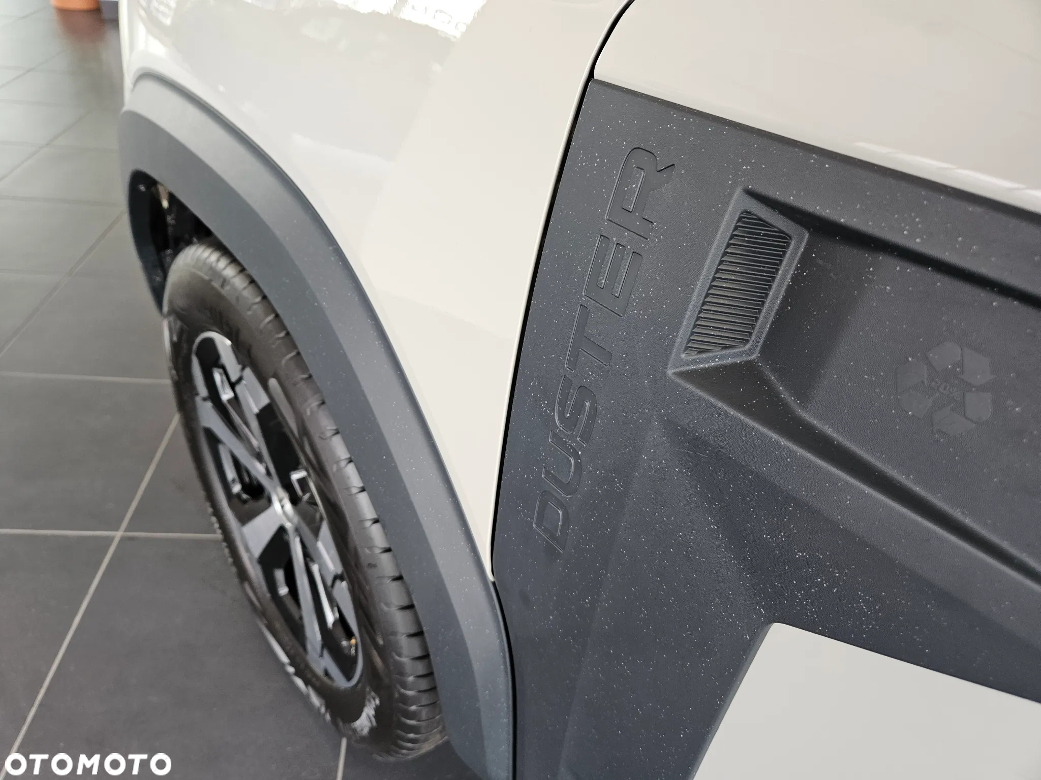 Dacia Duster 1.6 Full Hybrid 140 Journey MMT - 11
