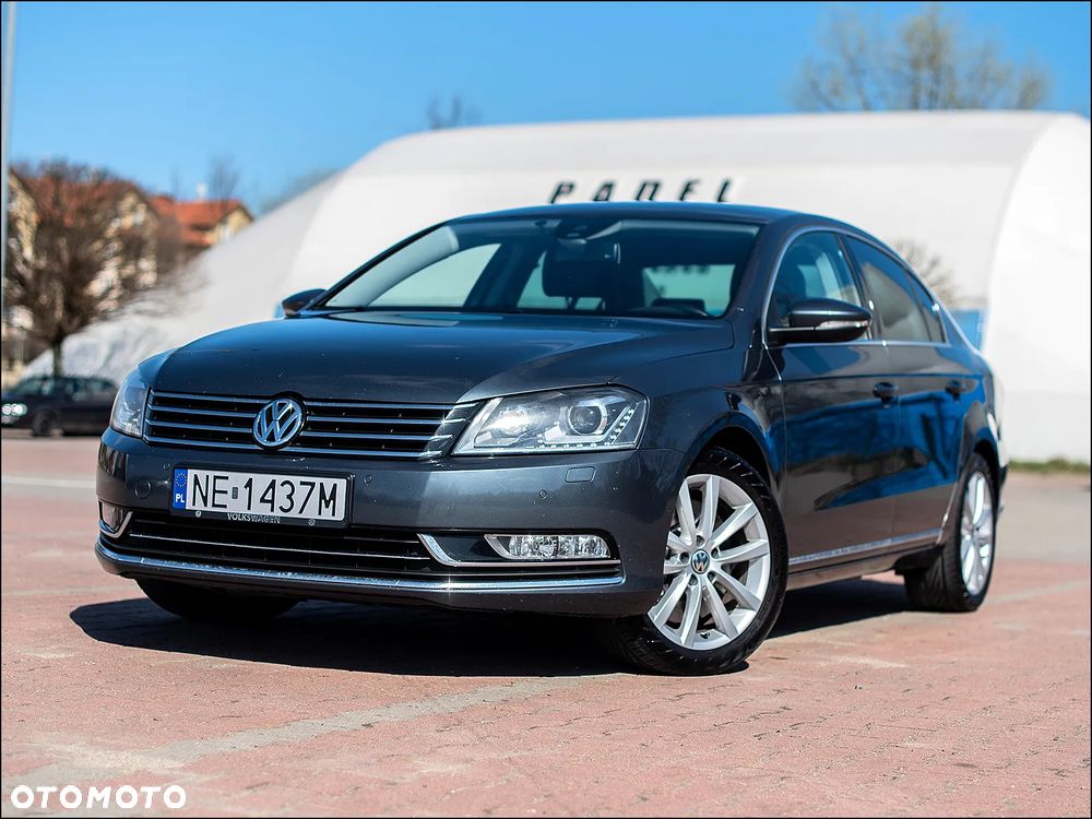 Volkswagen Passat - 1