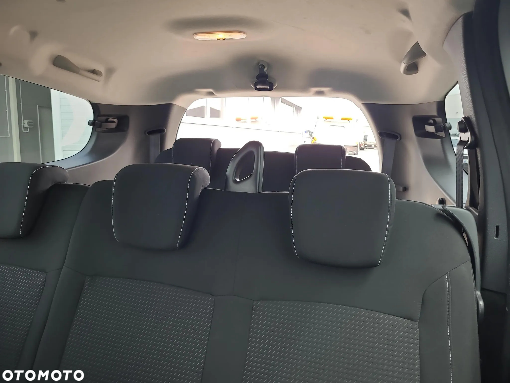 Dacia Lodgy 1.6 SCe Laureate S&S - 16