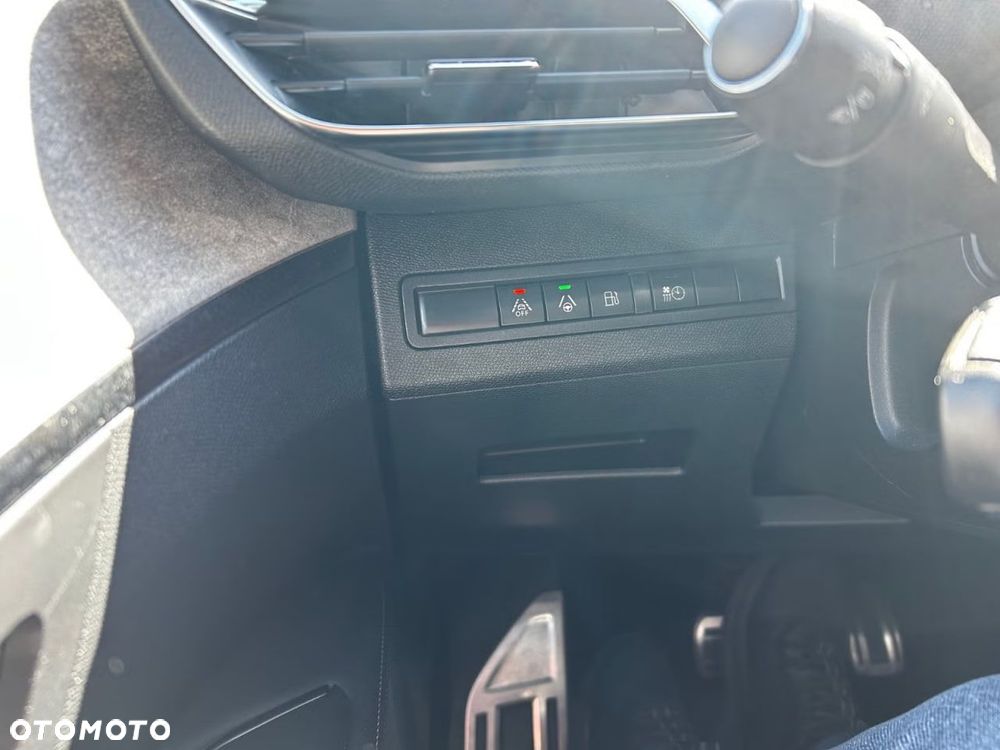 Peugeot 3008 1.6 PureTech HYbrid4 GT S&S EAT8 - 20