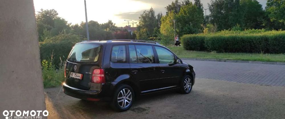 Volkswagen Touran 2.0 TDI DPF DSG STYLE - 17