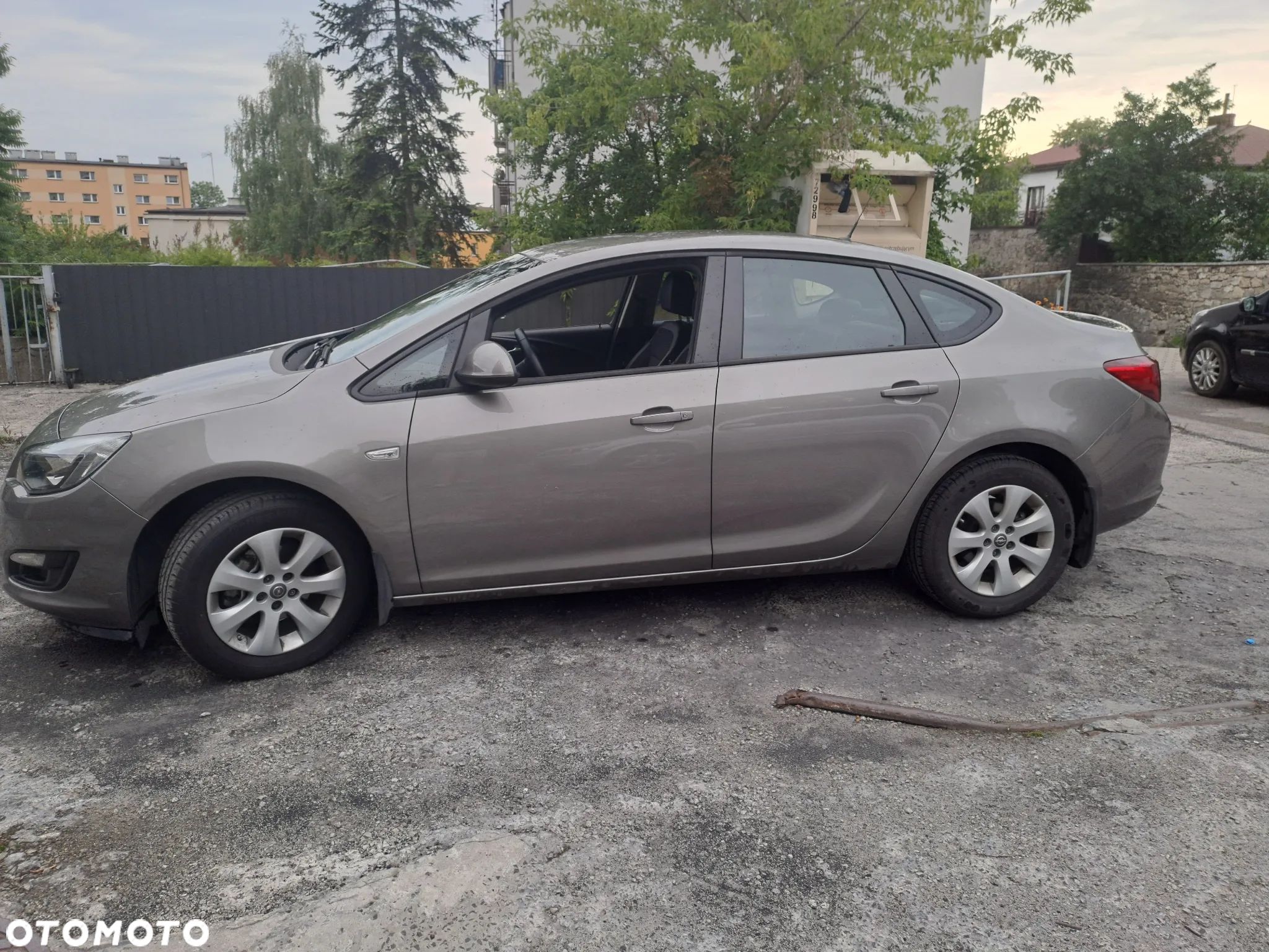 Opel Astra IV 1.6 Active EU6 - 1