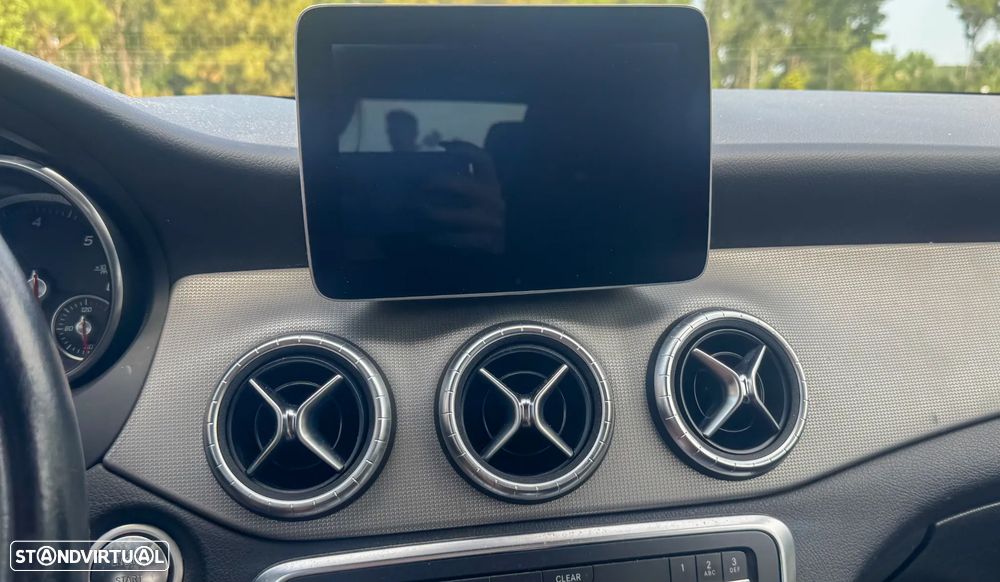 Mercedes-Benz CLA 180 CDI Urban - 8