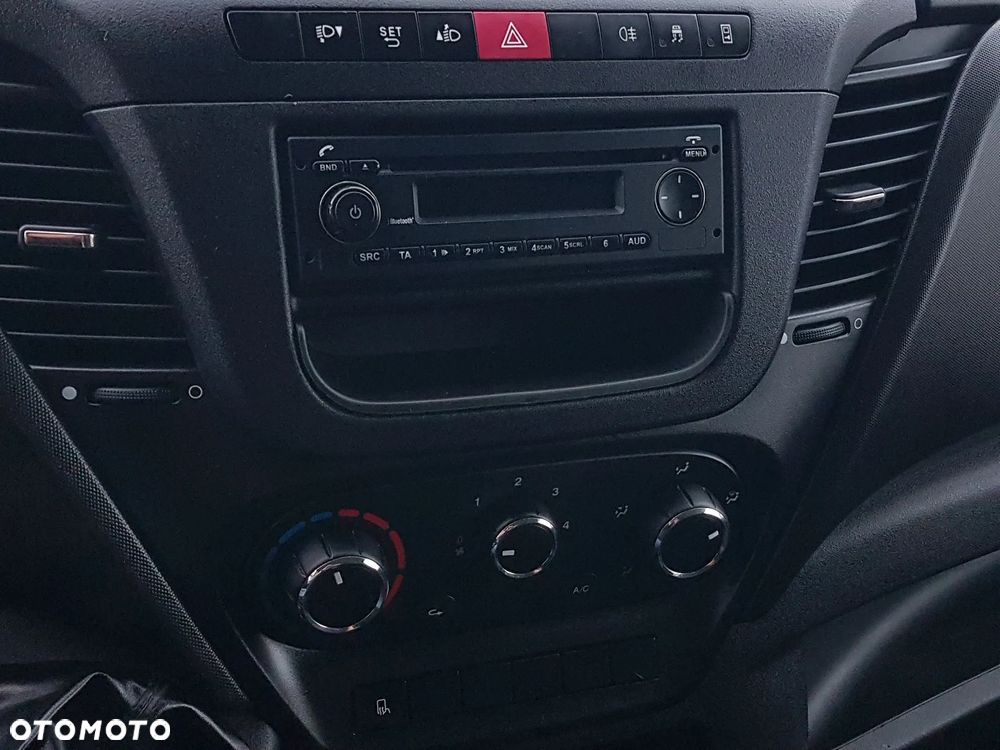 Iveco Daily 8EP KONTENER 4,14x2,21x2,20 KLIMA MANUAL KRAJOWY DMC 3500KG - 24