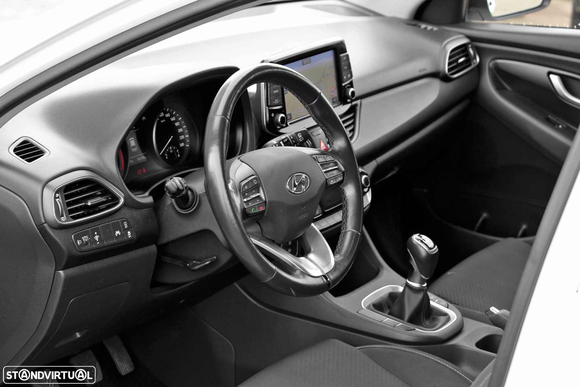Hyundai i30 1.6 CRDI STyle Plus - 10