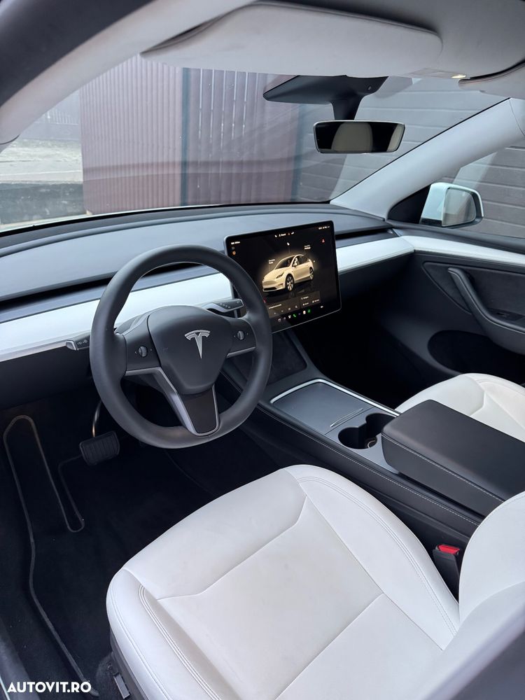 Tesla Model Y RWD - 15