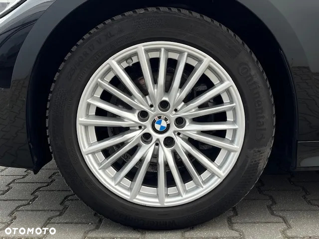 BMW Seria 3 318d Sport Line - 13