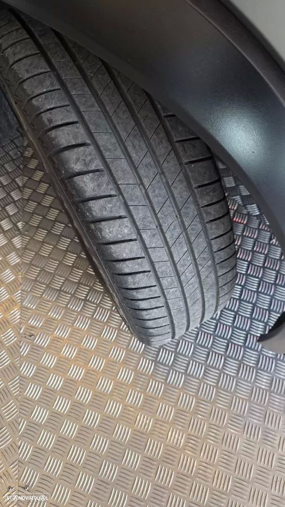 Lexus UX 250h Executive - 37