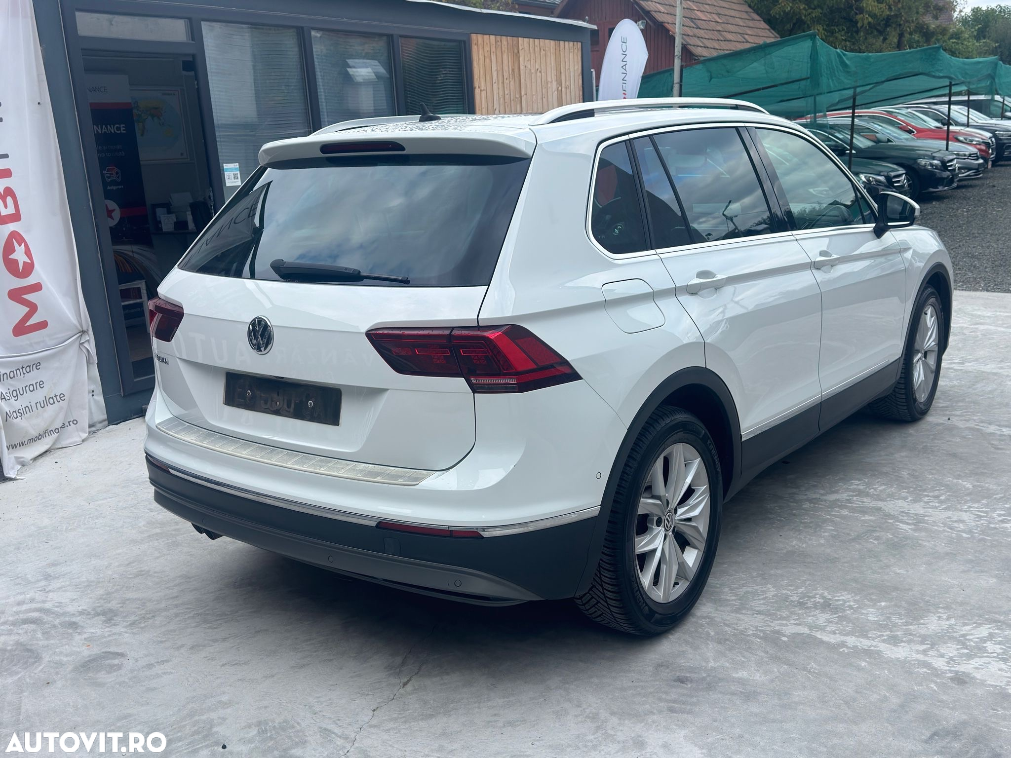 Volkswagen Tiguan - 26