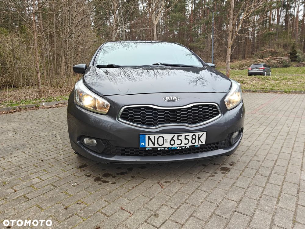 Kia Ceed - 11