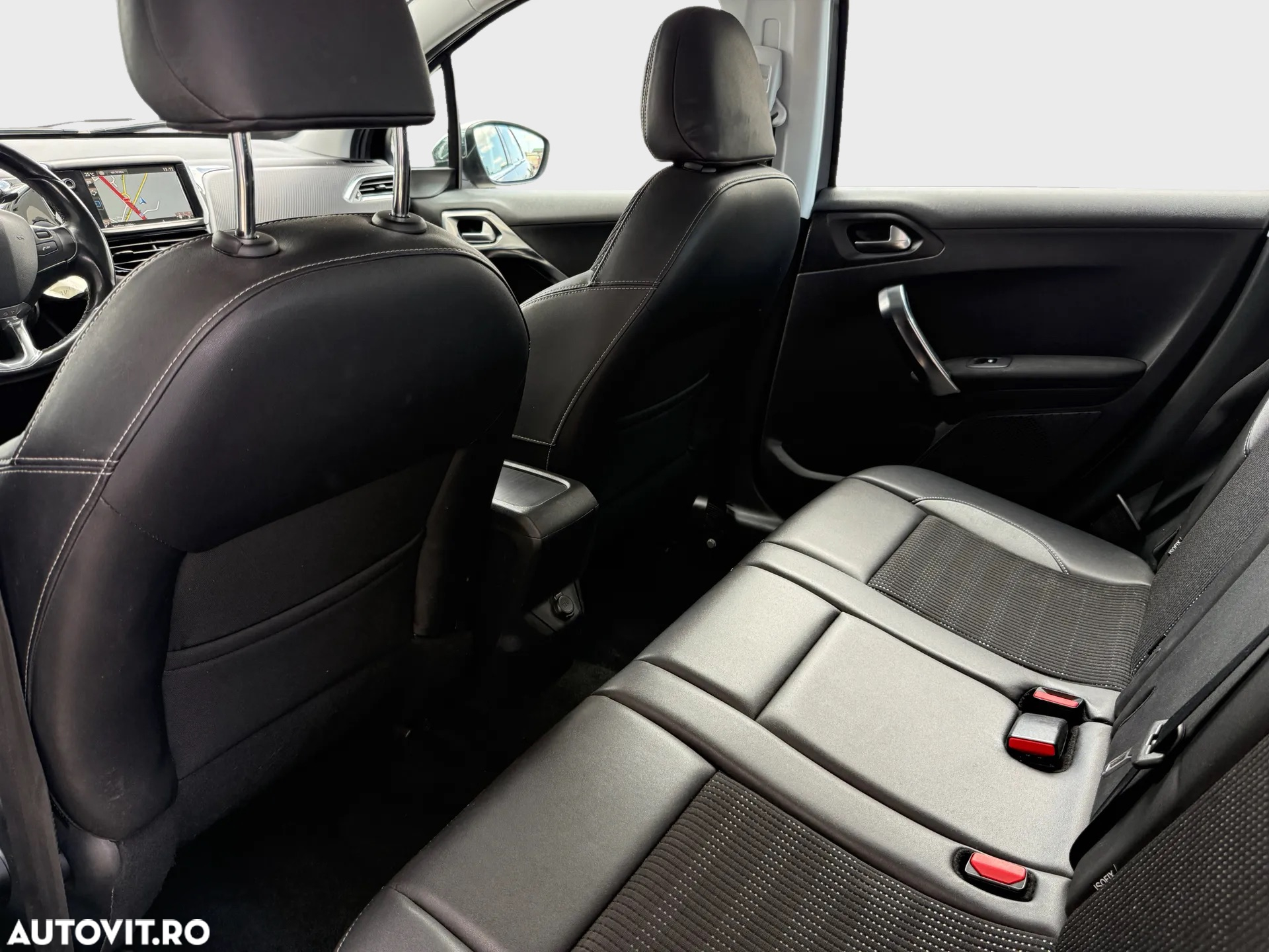 Peugeot 2008 1.2 VTi Allure - 12