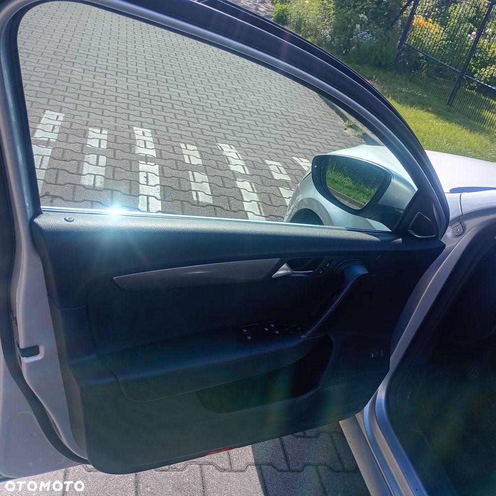 Volkswagen Passat - 10