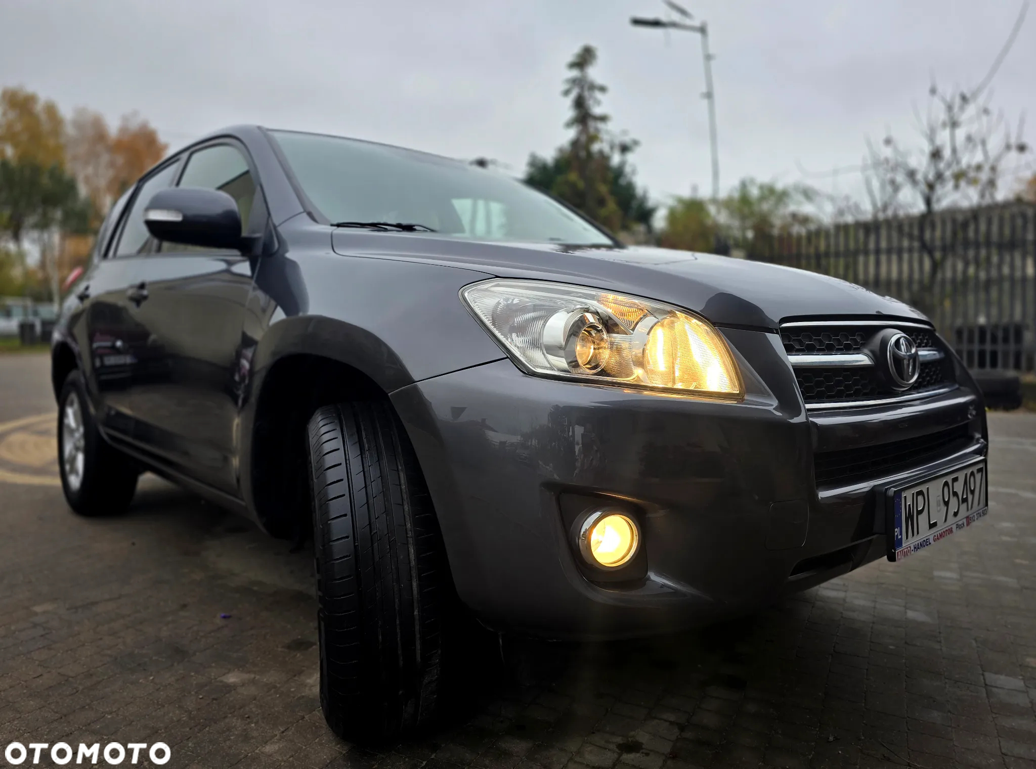 Toyota RAV4 - 5