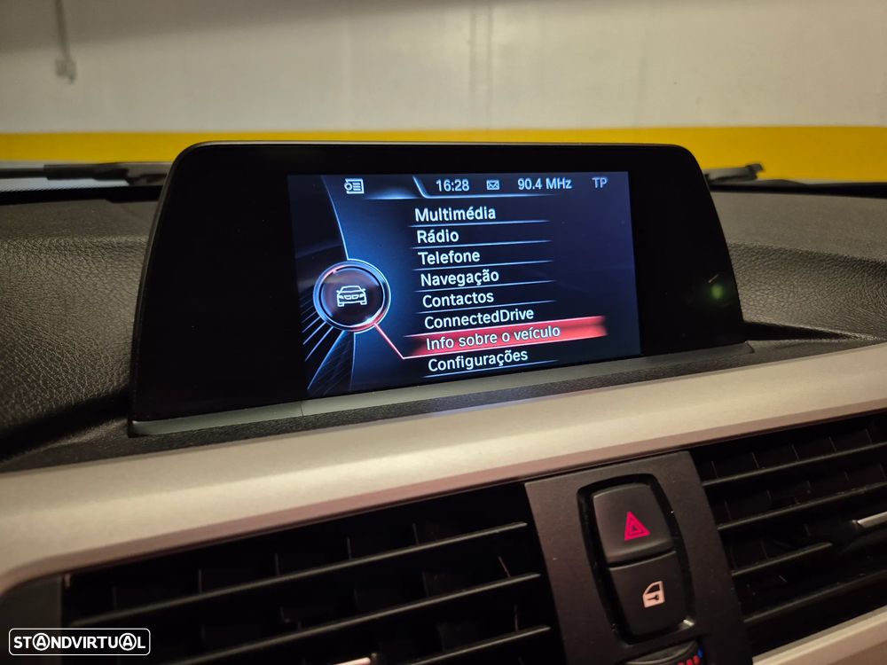 BMW 318 d Touring Auto Line Sport - 22