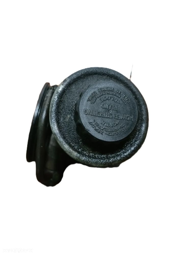 TOYOTA YARIS I 99-05 1,3 B pompa wspomagania * - 3