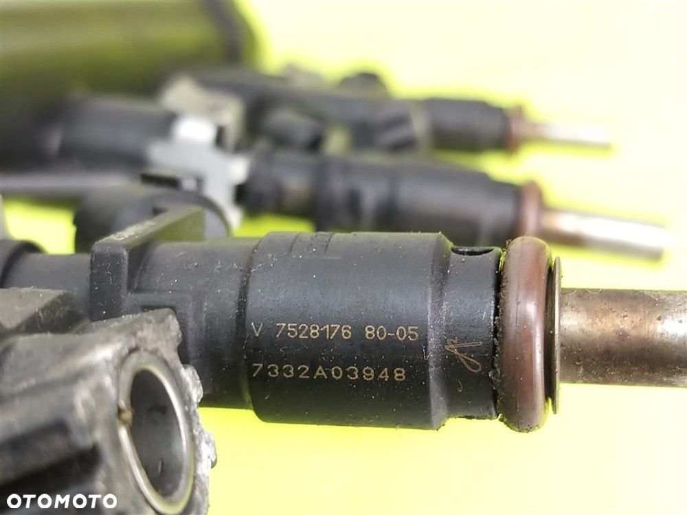 Listwa wtryskiwaczy Peugeot 308 307 207 2006–2012 1.4 B - 7