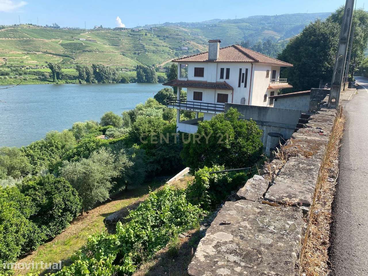 MORADIA V4 NO PESO DA RÉGUA COM ACESSO DIRETO AO RIO DOURO - Grande imagem: 3/18