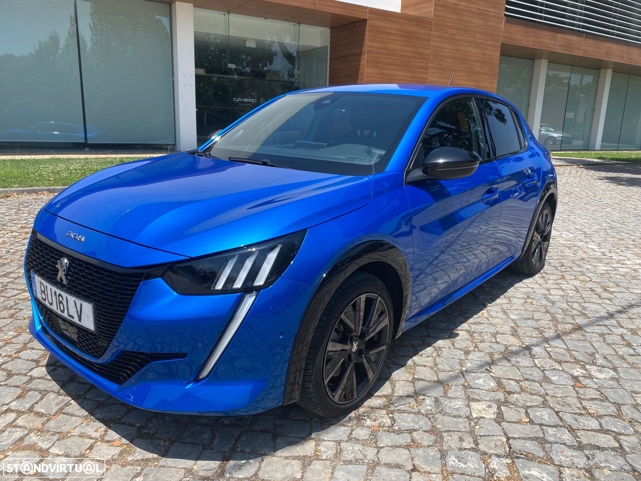 Peugeot e-208 GT - 3