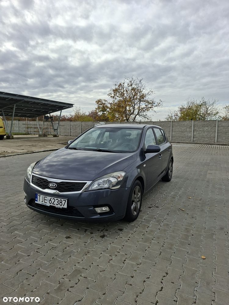Kia Ceed - 1
