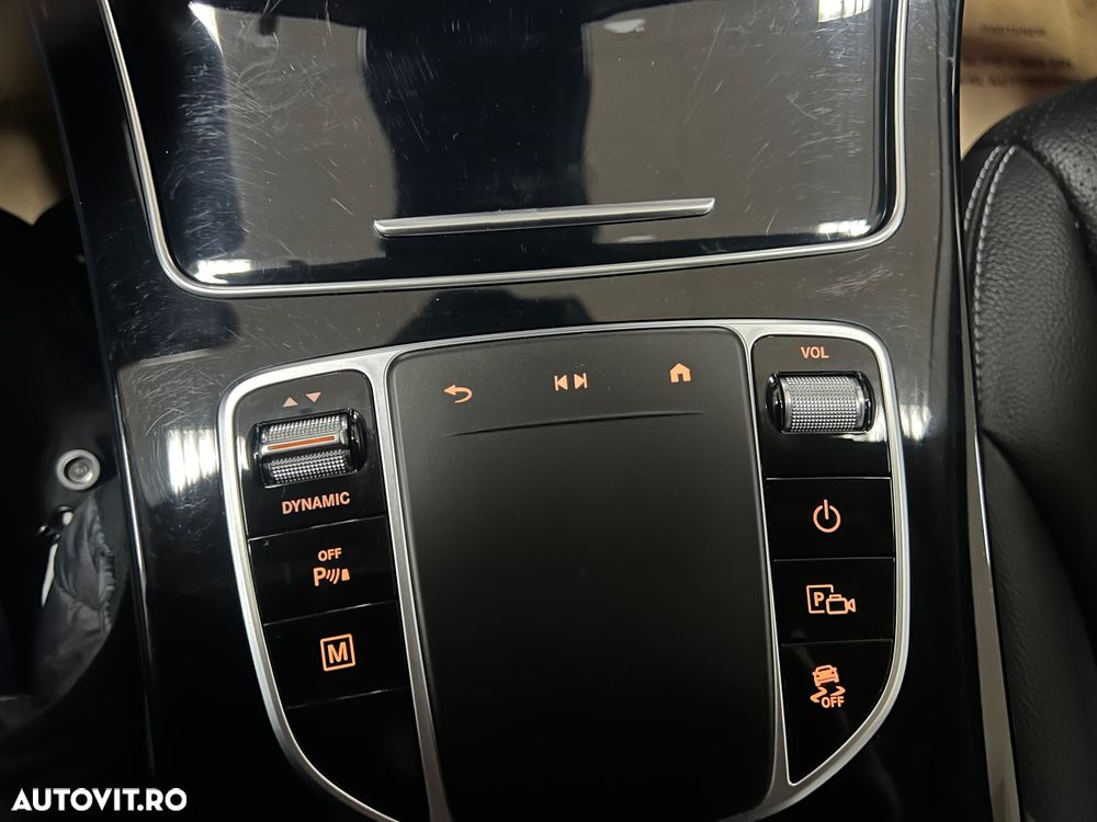 Mercedes-Benz GLC - 33