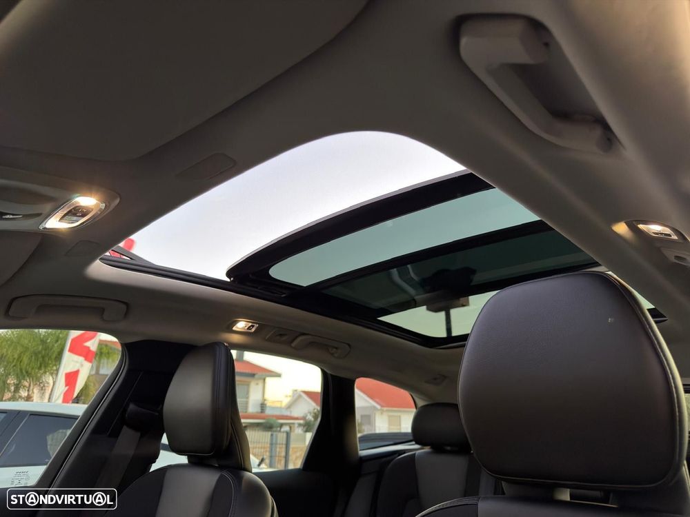 Volvo XC 60 2.0 T8 PHEV Momentum AWD - 13